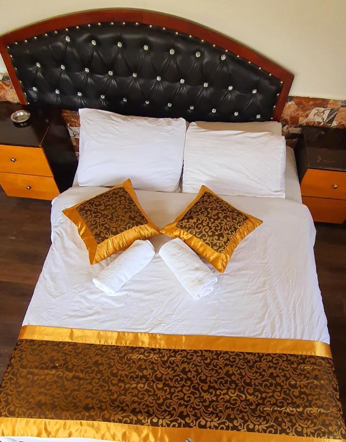 Crystal Hotel فندق كريستال Nablus Exterior foto
